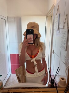 alix_earle posts 2025-07-02 01.03 DLk7jYKIN6A_5_16 514872249_18513565093029152_374064129885160857_n.jpg