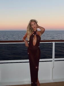 alix_earle posts 2025-07-06 03.49 DLvh0y4RwbT_10_12 515915578_18514277875029152_7368525708625892398_n.jpg