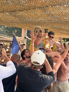 alix_earle posts 2025-07-09 22.27 DL5QEv5xAcY_14_17 517235193_18514986817029152_2125326853966481144_n.jpg