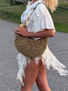 alix_earle posts 2025-07-19 03.35 DMQ-gTJydVd_6_13 520698358_18516627778029152_385948229864015481_n.jpg