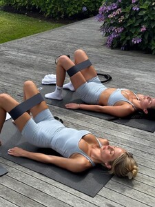 alix_earle posts 2025-07-21 07.01 DMWfoVuxqnN_6_18 522634425_18517029364029152_9001922932069053626_n.jpg