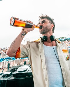 alix_earle tagged 2023-06-30 19.00 CuHcMw0OklJ_5_10 356622786_288258280248150_1739189167305863956_n.jpg