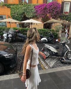 alix_earle tagged 2023-07-05 20.54 CuUhNhwr__R_1_5 357772791_230811673232869_730391344231723738_n.jpg