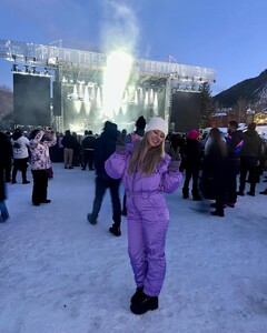 alix_earle tagged 2025-02-23 05.26 DGZPKwug-yG_2_5 481185593_18493289497042658_3128360086368406227_n.jpg