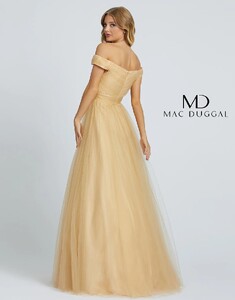 ballgowns-by-mac-duggal-48778h-371986.jpg