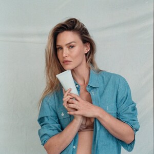 bar refaeli_5691641523227019035_n.jpg