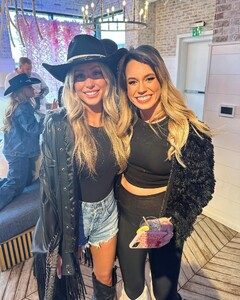 bekaheller posts 2023-03-12 19.42 CpsRkFxrMLS_2_3 334701700_1203630513873898_2854606152553135917_n.jpg