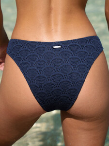 blue-crochet-bikini-bottom_05.jpg