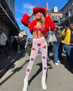 brideandboujeeboutique posts 2023-02-26 02.17 CpGWz9fPxre_4_4 332941773_157379807158008_1472712808282414600_n.jpg