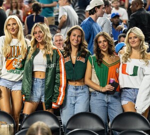 caneshoops posts 2023-04-05 04.28 CqocEVDMwQx_2_9 339473392_1694047774360602_1639986222220747627_n.jpg