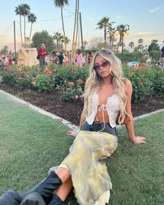 fanjoy posts 2023-04-19 23.17 CrOgWiDPjFz_1_10 342499815_9097672160306595_6115497101217212676_n.jpg