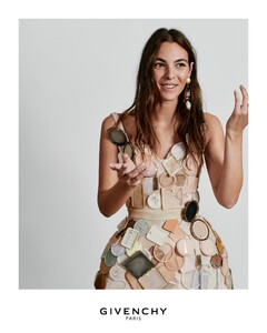 givenchy-fall-2025-campaign-csty.jpg