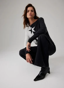 grey-star-batwing-jumper-1_2_250801093111_1000x.webp