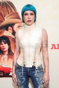 halsey-13.jpg