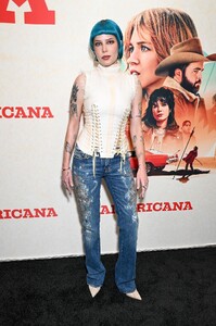 halsey-3.jpg