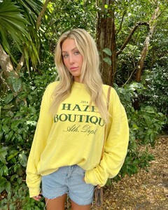 hazel_boutique posts 2023-03-22 05.43 CqEhhBvLUCg_1_1 336980822_230898649437173_1503790919469181448_n.jpg