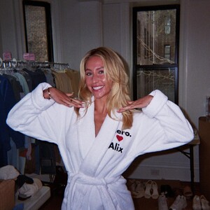 herocosmetics posts 2024-06-24 21.49 C8mtrNtur-P_5_5 470670829_18367487581186893_4398113199397537160_n.jpg