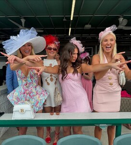 hotmess posts 2024-05-11 04.48 C6zl0jcsycc_1_6 436222478_1130341934777823_335568067120481906_n.jpg