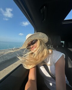 hotmess posts 2024-05-20 00.28 C7KTUeFvgwN_4_6 445156107_363323979606699_5434077019095625014_n.jpg