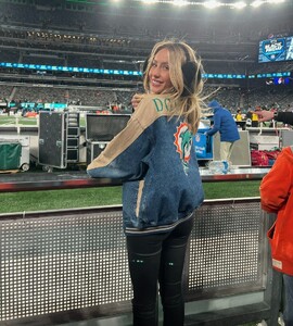 hotmess posts 2024-07-27 20.30 C97i5PXRpd__3_5 452898406_379608111820784_7930592178341516680_n.jpg