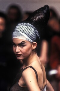 jelenai s97jpGaultier-HC-140.jpg