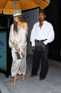 jennifer-lopez-flaunts-studio-54-vibes-at-alba-in-la-0.jpg