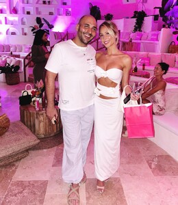 magicmaike posts 2023-03-24 22.16 CqLcra3vmph_1_1 328575477_3369093190073480_3766013670493141380_n.jpg