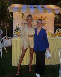 oliviamal posts 2023-04-03 07.03 CqjkNJBMiaa_4_4 338965708_520164680324222_8149200448636792341_n.jpg