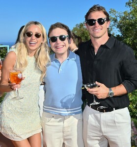 passthatpuss posts 2024-06-20 19.43 C8cMHLEOffY_6_8 448711031_828259559234615_4481803142513139299_n.jpg