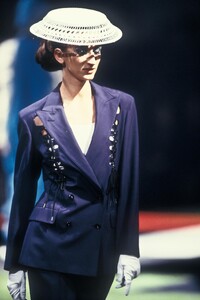 s92jpGaultier-19-27.jpg