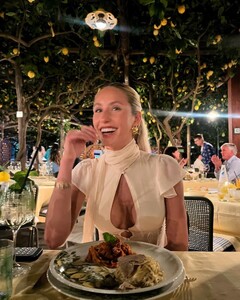 shoplinkd posts 2024-07-03 20.15 C89uFDiR88m_2_3 469804550_18061575835864409_7811243014372013150_n.jpg