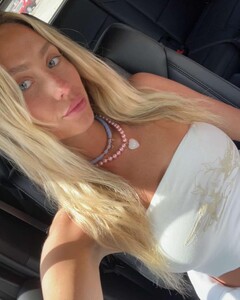 thebonbonwhimsclub posts 2023-04-26 23.06 CrggnF0gw-__2_3 343311657_1163755020980813_180772592805297635_n.jpg