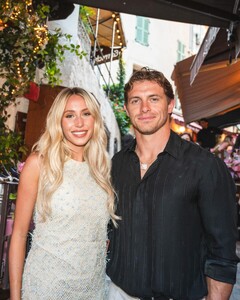 unitedtalent posts 2024-06-18 18.02 C8W2_H0MGnt_1_7 448760456_18355855627128216_1837057008614510252_n.jpg