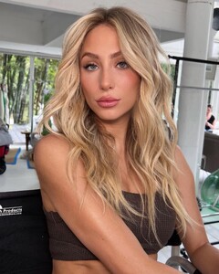 vincentpel posts 2023-03-30 04.57 CqZClgiL35k_1_2 338209837_5993530457405326_5800793004311194560_n.jpg