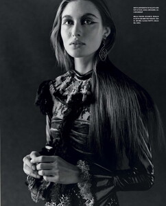vogue-italia-11-2019_grace_by_oliver-hadlee-pearch9.jpg