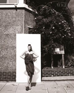 vogue Singapore 09-2025.jpg