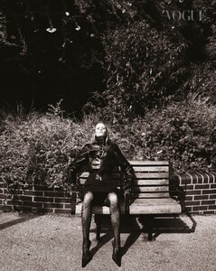 vogue Singapore 09-2025_8.jpg