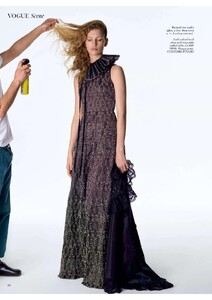 vogue uk 09-2025_5.jpg