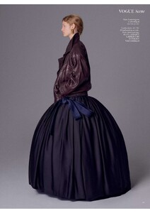 vogue uk 09-2025_8.jpg