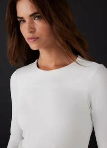 white-layering-crew-neck-top-2_4_250716041134_1000x.webp