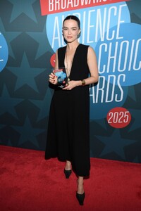 zoey-deutch-broadway.com-audience-choice-awards-in-new-york-05.29.2025-1.jpg