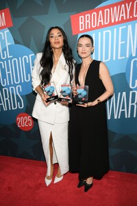 zoey-deutch-broadway.com-audience-choice-awards-in-new-york-05.29.2025-7.jpg
