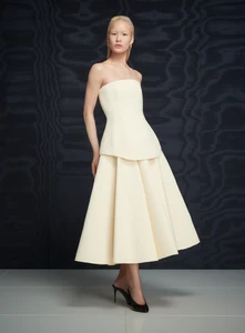 10_OS46041_ADA_MAXI_DRESS_PEARL_0038_Rework_900x.webp