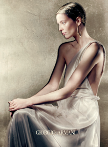 2023-04-01 British Vogue-19.png