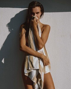 [2023.07.02] josephineskriver_357148013_790849312579836_8074112532557933149_n.jpg