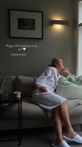 [2025.08.28] scarlett.mayer__3708745591498645108.jpg