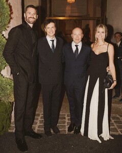 [2025.09.02] overthemoon_541992929_18522570850045133_1283430307428782460_n.jpg