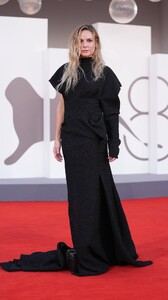 [2025.09.02] vogueitalia_DOHLsQjDCr9.jpg