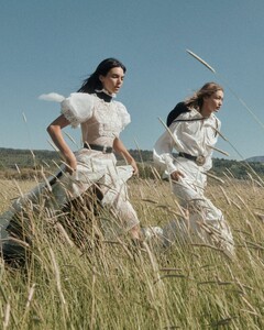 [2025.09.08] voguemagazine_544827694_18531311095010075_2522602943343868893_n.jpg