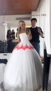 [2025.09.10] livvydunne_3718748628648448438.jpg